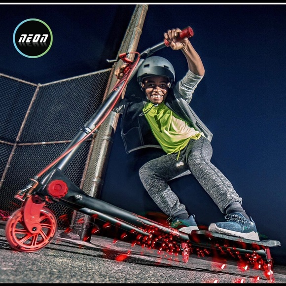 🛴Brand New Yvolution ‘Flicker’ Scooter🛴 - Picture 5 of 7